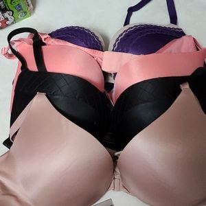 4 very sexy bras $20 each